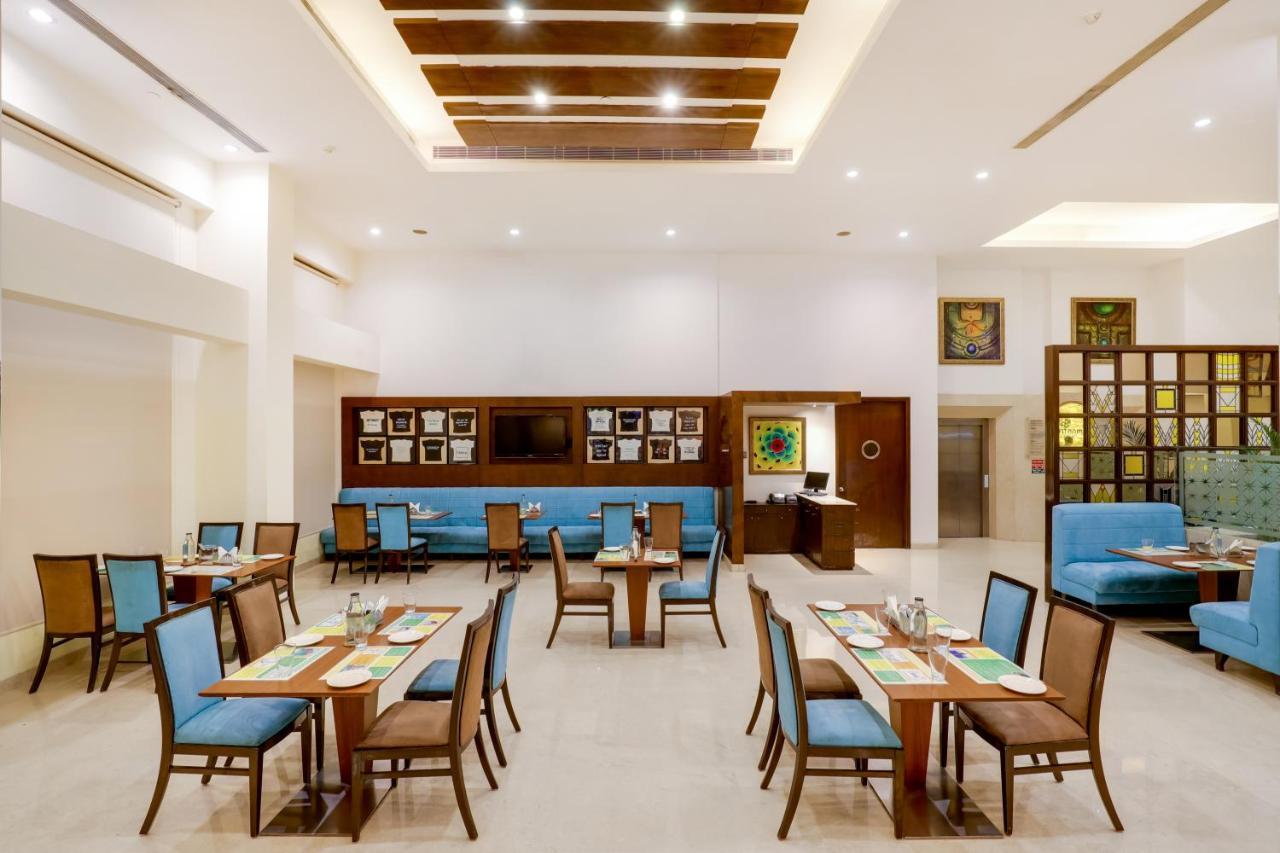 Отель Lemon Tree Premier 1, Gurugram Гургаон Экстерьер фото