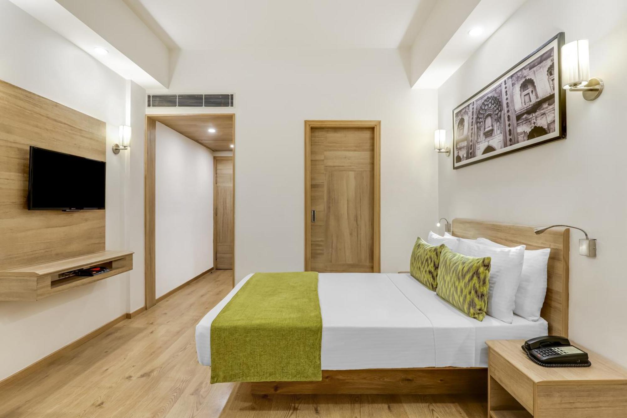 Отель Lemon Tree Premier 1, Gurugram Гургаон Экстерьер фото