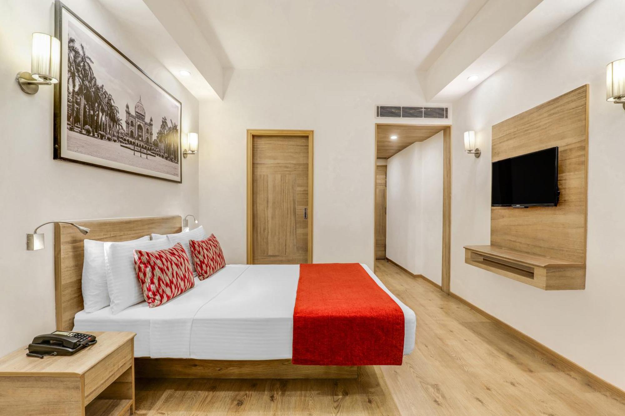 Отель Lemon Tree Premier 1, Gurugram Гургаон Экстерьер фото